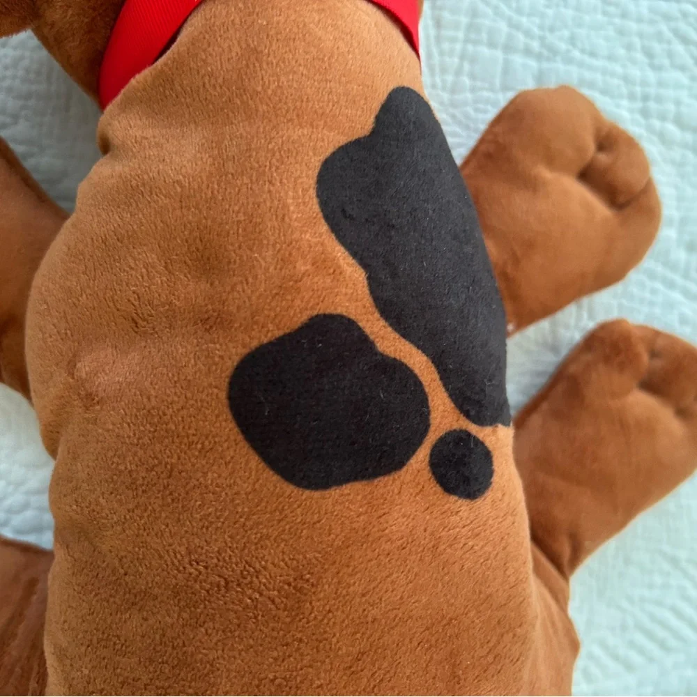 Pound puppy 2019 by Hasbro. Brown hound w/black spots. No flaws, no box.